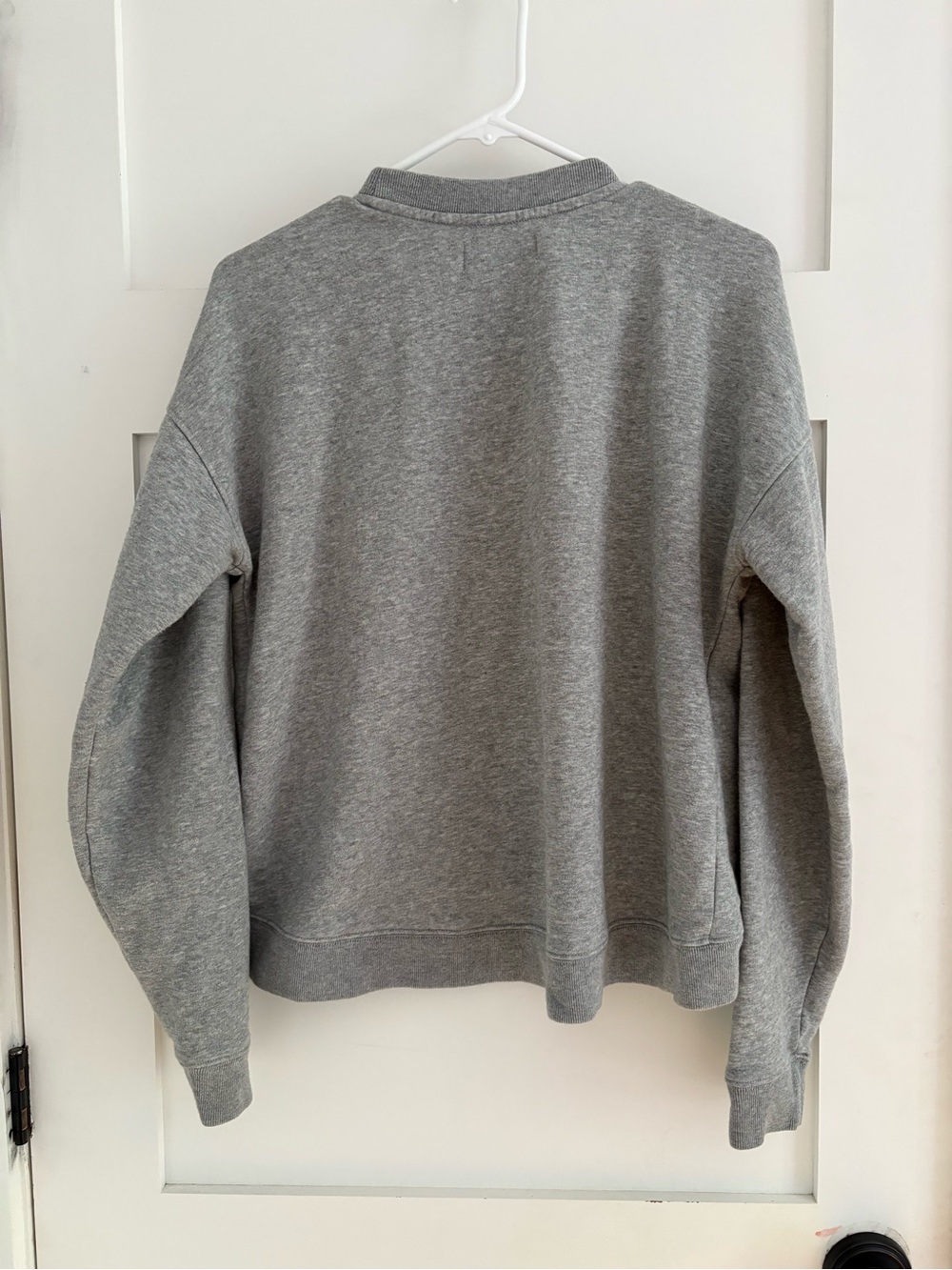 Aritzia TNA Gray Relaxed Crewneck Sweatshirt size S - Picture 8 of 8